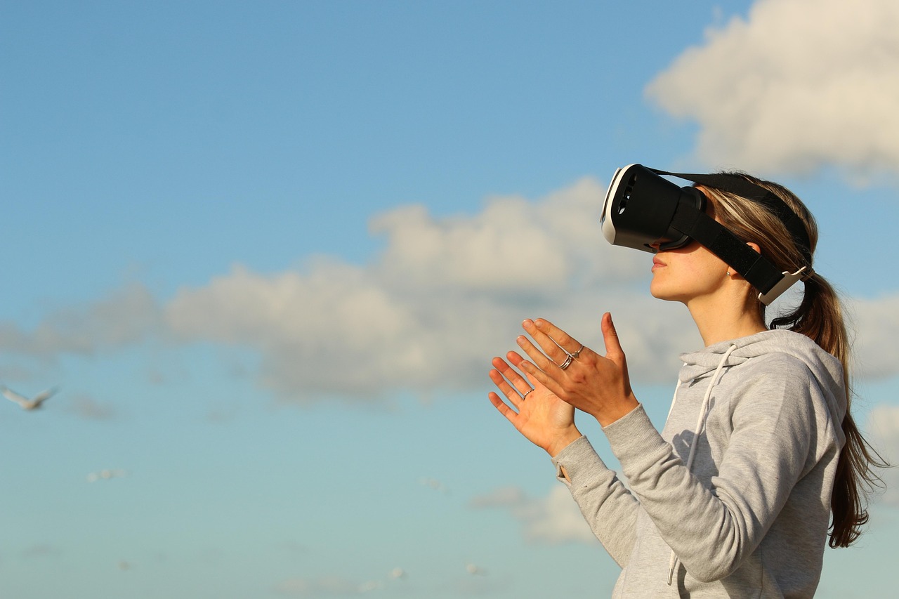 entdecken sie die faszinierende welt des metaverse: erfahren sie, wie virtuelle realität, digitale interaktionen und innovative technologien unser leben, arbeiten und die zukunft der gesellschaft revolutionieren. alles wissenswerte rund um das metaverse kompakt erklärt.